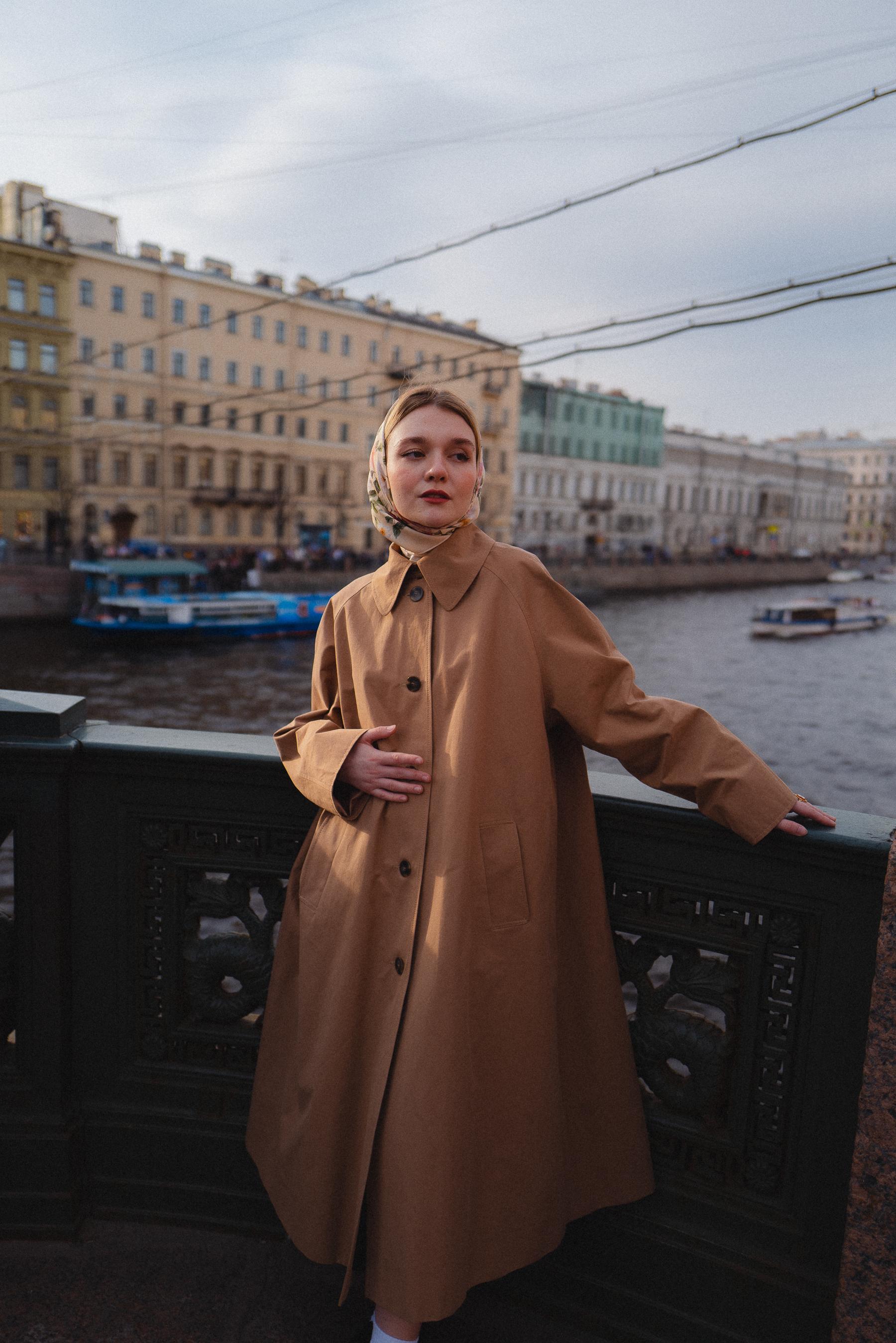 Тренч-трапеция «Одри» в бежевом цвете